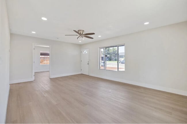 Building Photo - 1717 N Brooks Ave