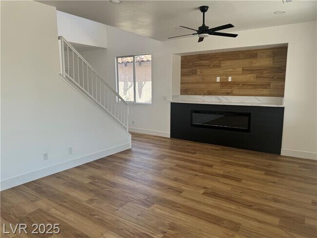 Foto del edificio - 8725 Russet Hills Ct