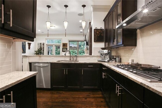 Building Photo - 579 Ansley Cir NE