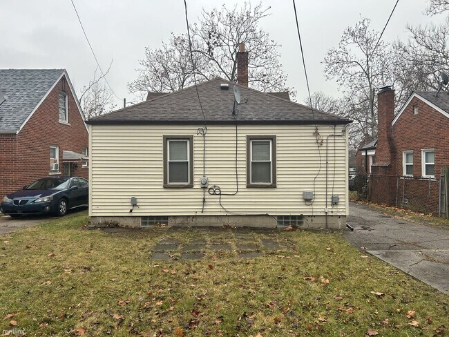 Building Photo - 3 br, 1.5 bath House - 18281 Avon Ave