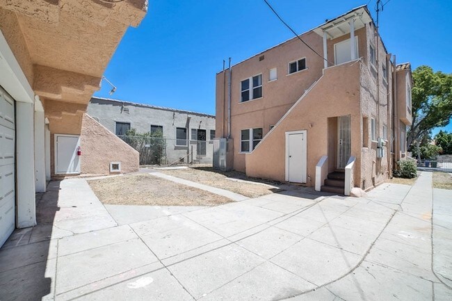 Foto del edificio - 1271 S Sycamore Ave