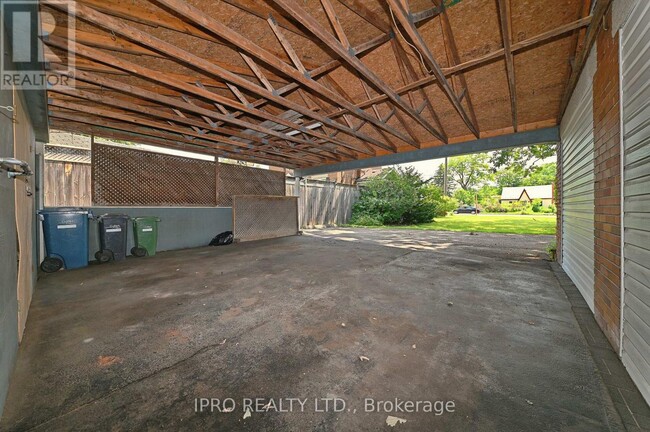Building Photo - 210-210 Speedvale Ave E