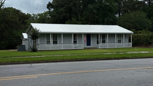 Building Photo - 656 Fairhope Ave