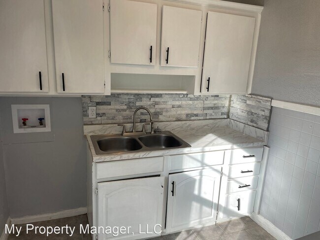 Foto del edificio - 3 br, 1 bath House - 3821 Sumner