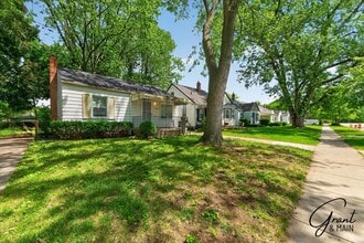 Building Photo - 7466 W Parkway St