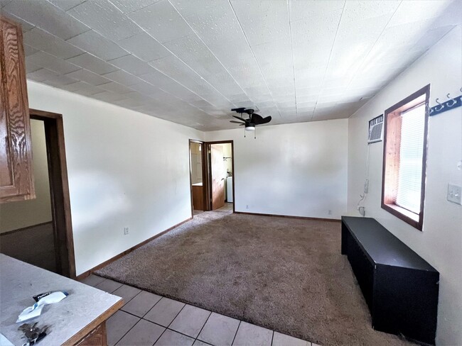 Foto del edificio - 421 E 9th Ave