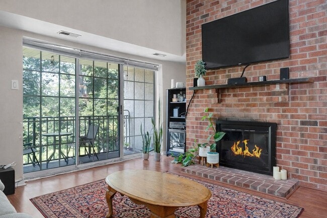 Building Photo - 510 Deer Run