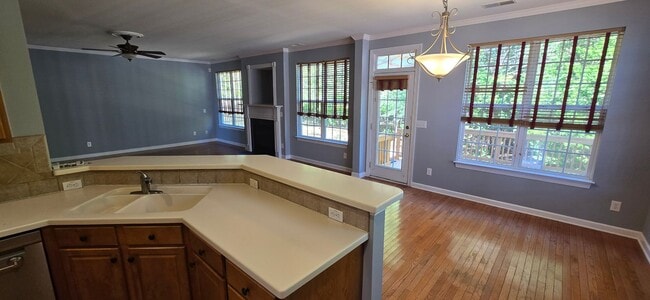 Building Photo - Great Waterford Home!