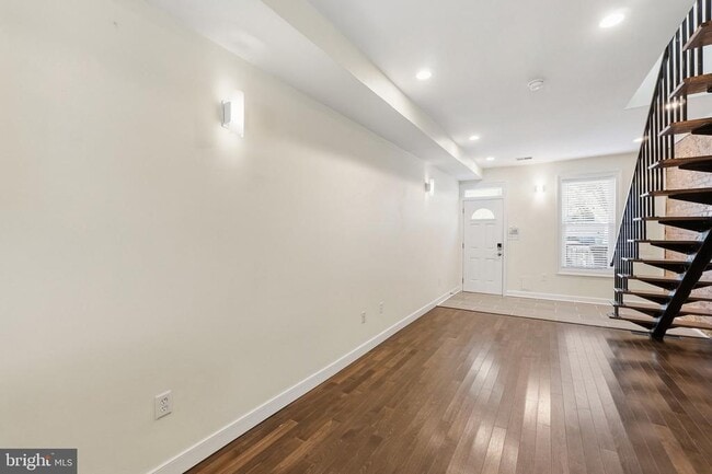 Building Photo - 1515 Independence Ave SW