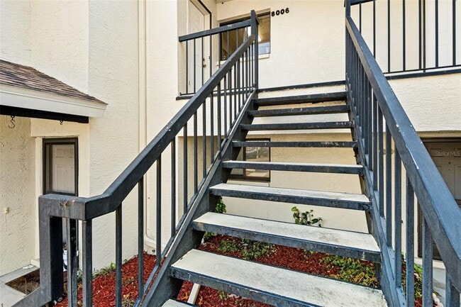 Building Photo - 8006 Picketts Ct