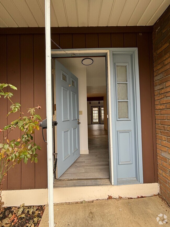 Building Photo - 6318 Bannister Dr