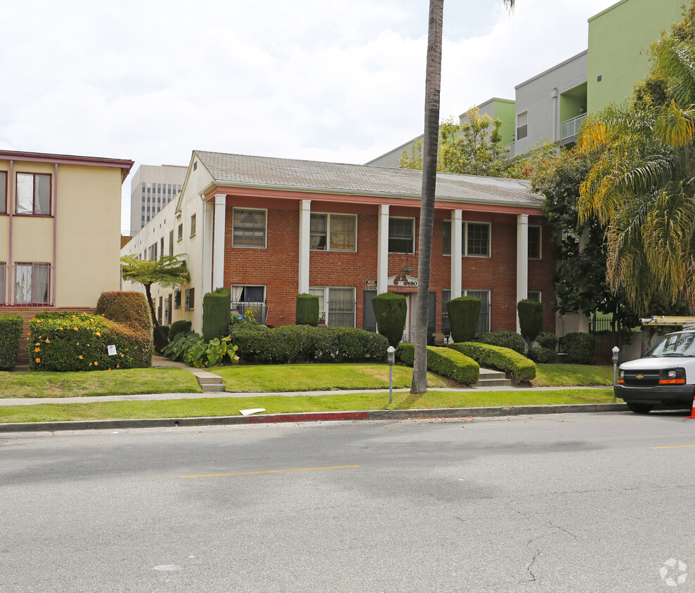 Primary Photo - 680 S Catalina St
