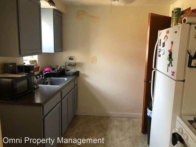 Building Photo - 2 br, 1 bath House - 797 23rd St.