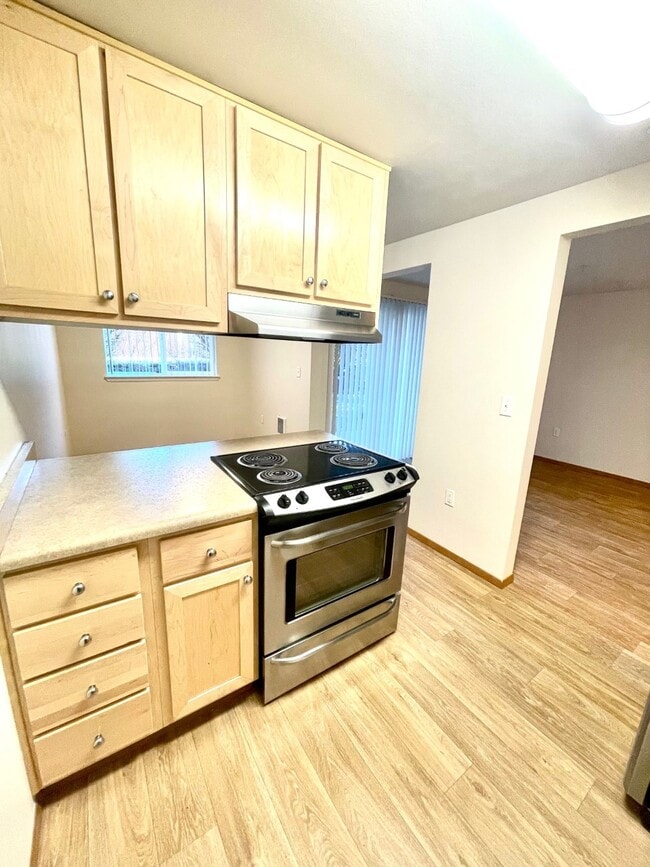 Building Photo - Sunpointe