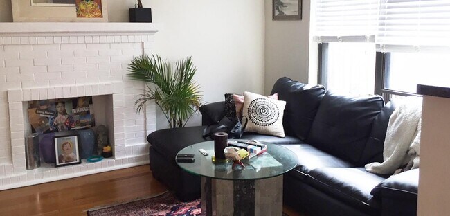 Foto del edificio - 717 W Roscoe St