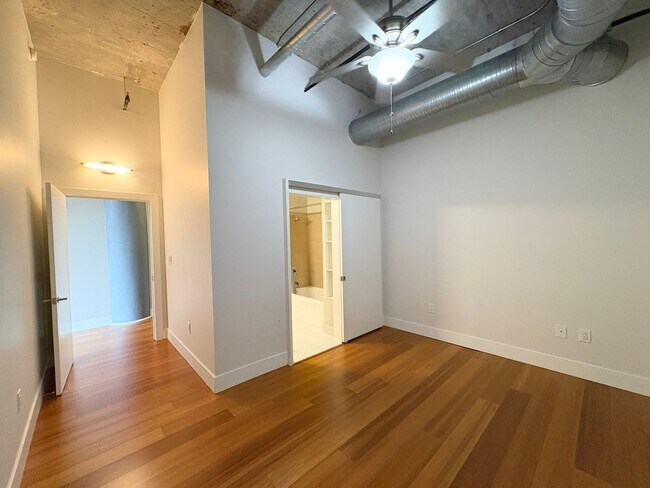 Building Photo - 4100 Forest Park Ave
