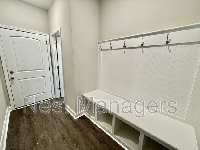 Foto del edificio - 5177 Maxwell Rd