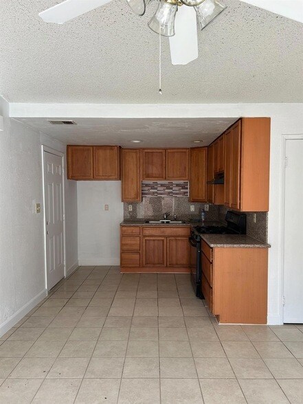 Foto del edificio - 5760 Tangerine Ave