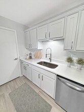 Building Photo - Ridge Crossings