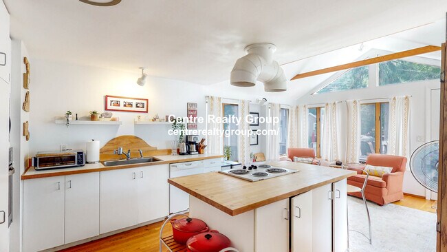 Foto del edificio - 125 Sutton Rd