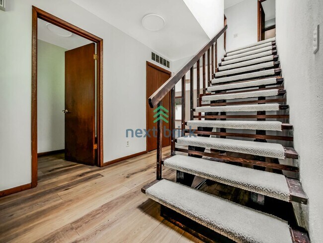 Foto del edificio - 4 Bed 2.5 Bath Single-Family House at the ...