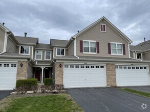 Building Photo - 496 Majestic Ln