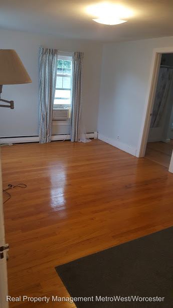 Foto del edificio - 4 br, 2 bath House - 270 Main Street