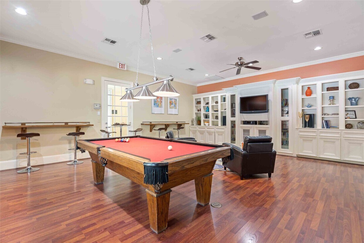 Foto principal - 2400 Spring Rain Dr