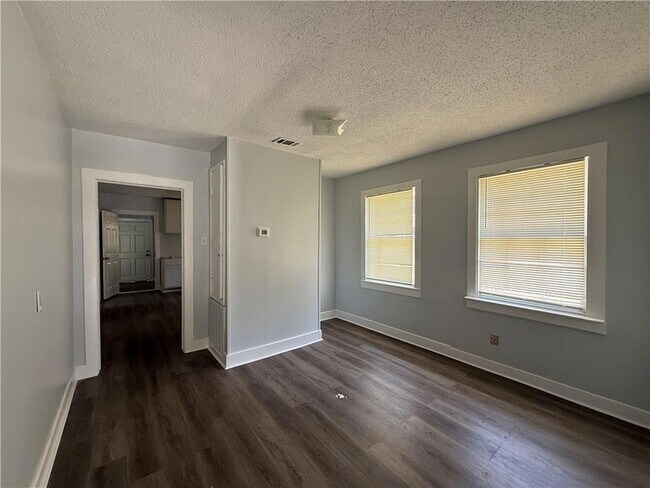 Foto del edificio - 1206 Alba St