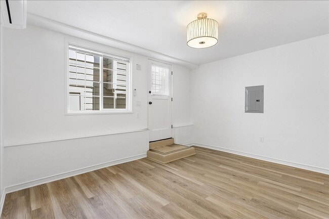 Building Photo - 1443 Stanton St