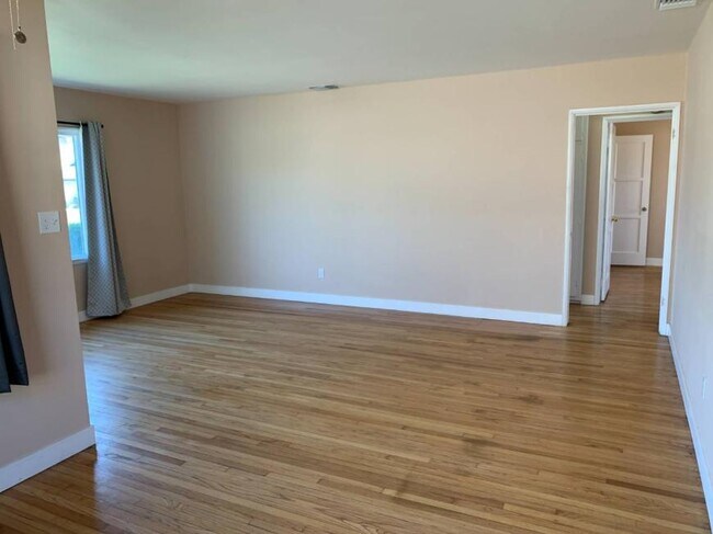 Foto del edificio - 2.0 bedroom in Rosemead California 91770