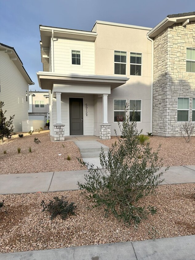 Foto principal - Brand New 3 Bedroom, 2 Car Garage Home In ...