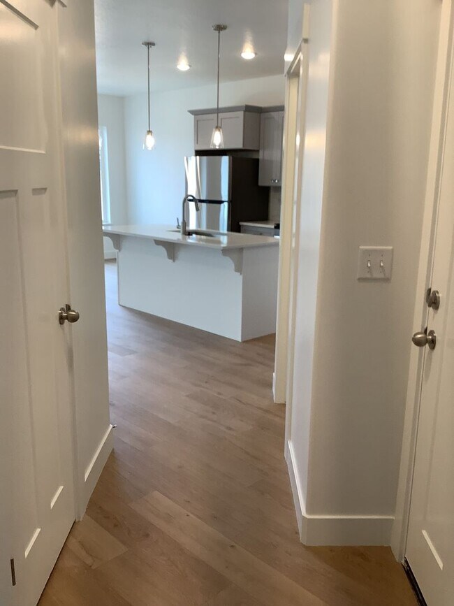 Foto del edificio - New Construction Townhome Located in Prime...