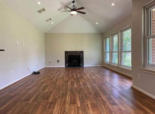 Foto del edificio - 1803 Oak Cluster Cir