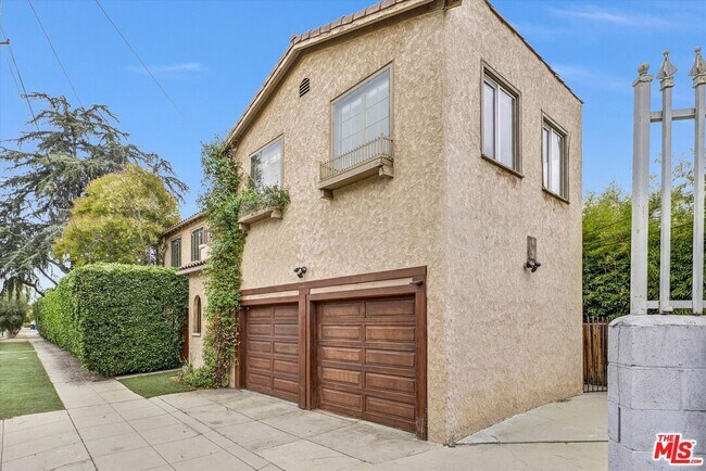 Foto del edificio - 5112 Edgewood Pl