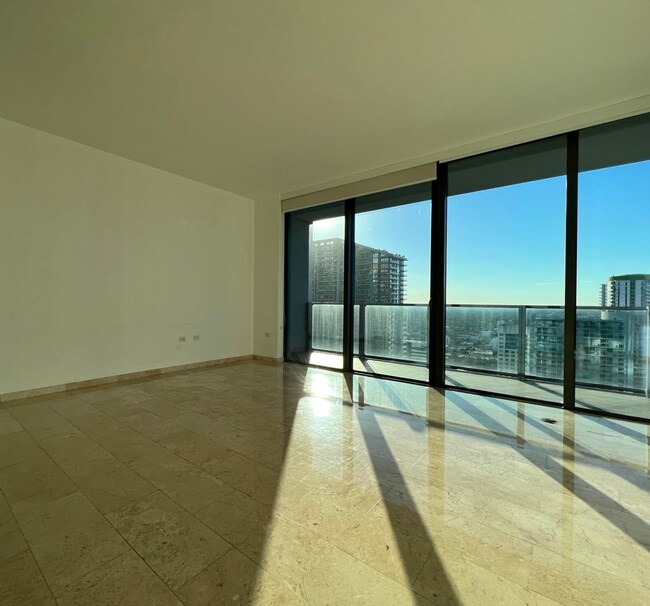Foto del edificio - 68 SE 6th St