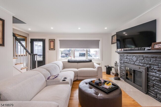 Foto del edificio - 23 Lois Ave