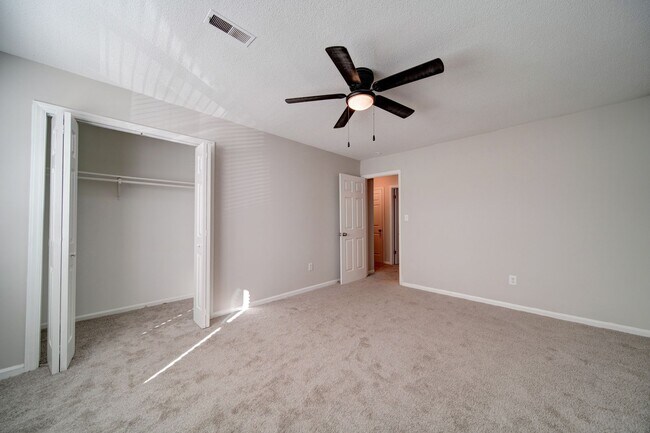 Foto del interior - Arlington Village Townhomes