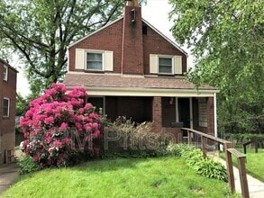 Building Photo - 1685 Doyle St