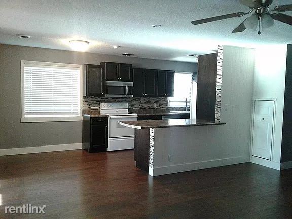 Building Photo - 3 br, 1 bath House - 201 Broadmore St