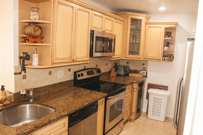 Foto del edificio - 2060 Greenview Shores Blvd