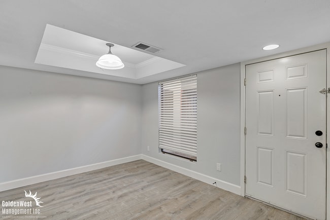 Foto del edificio - Updated and Spacious 2Bdm 2Ba Home in Prime North Phoenix Location!