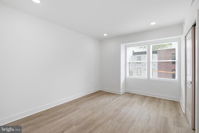 Foto del edificio - 2216 N Franklin St