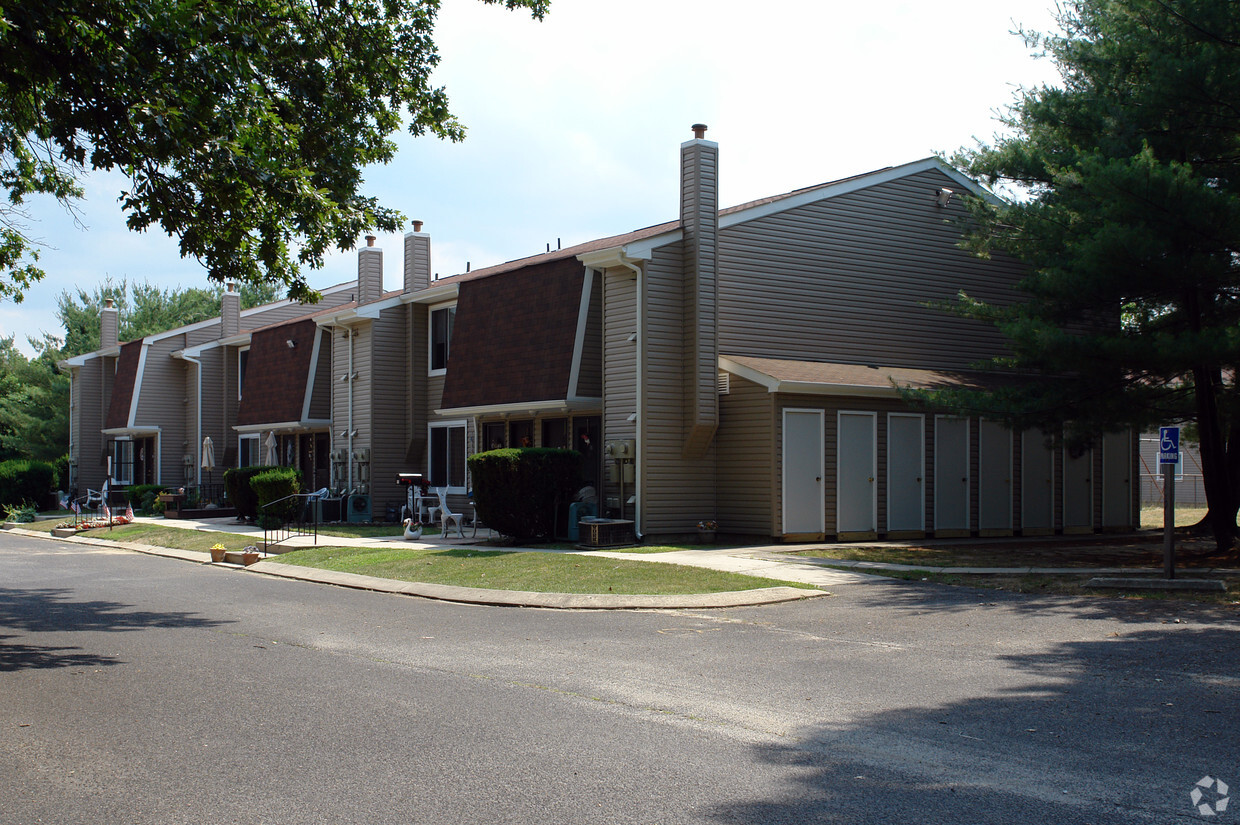 Building Photo - Quail Ridge Apartments