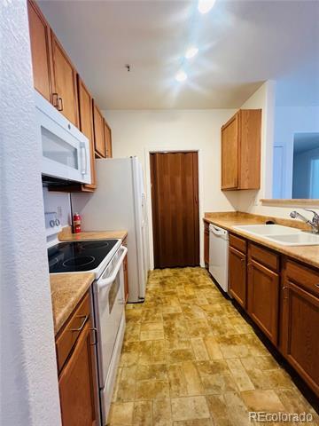 Building Photo - 15700 E Jamison Dr