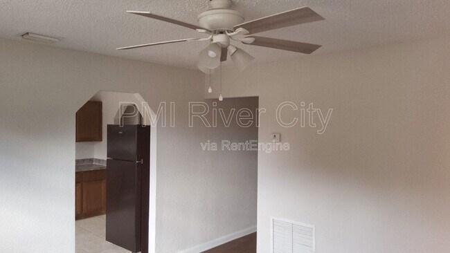 Foto del edificio - 2309 Lane Ave S