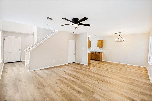 Foto del edificio - 945-947-947 Sagewood Trail