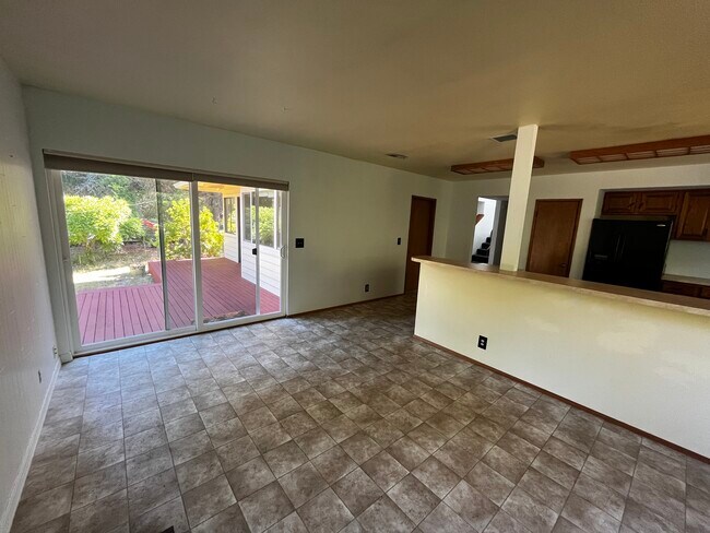 Building Photo - 7620 NE Meadowmeer Ln