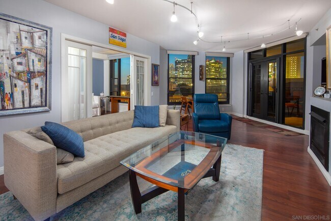 Foto del edificio - 500 W Harbor Dr