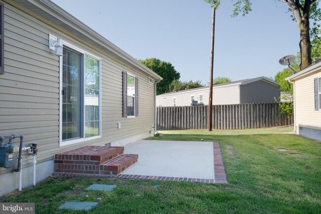 Building Photo - 121 Bluebell Dr